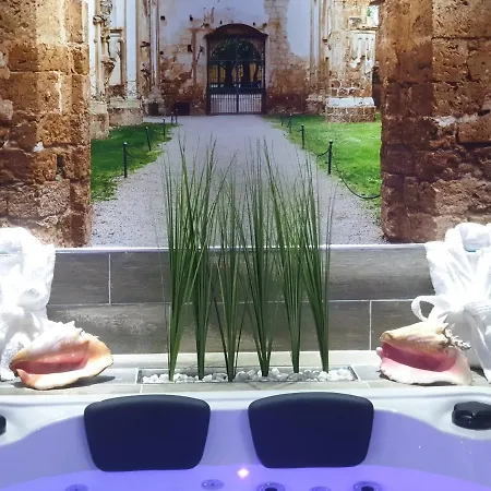 La Veguilla Deluxe Jacuzzi דירה