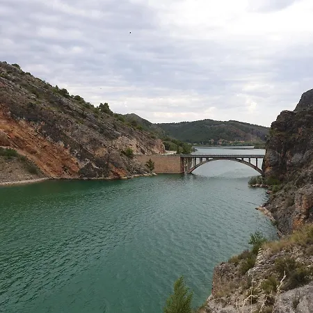 La Veguilla Deluxe Jacuzzi דירה