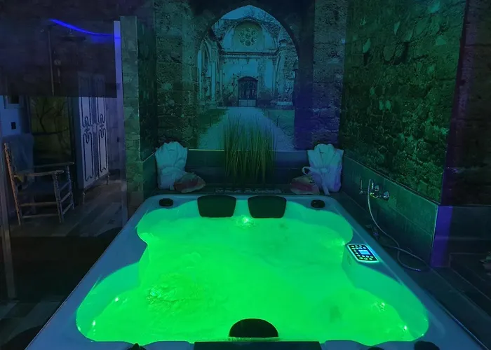 La Veguilla Deluxe Jacuzzi Lägenhet