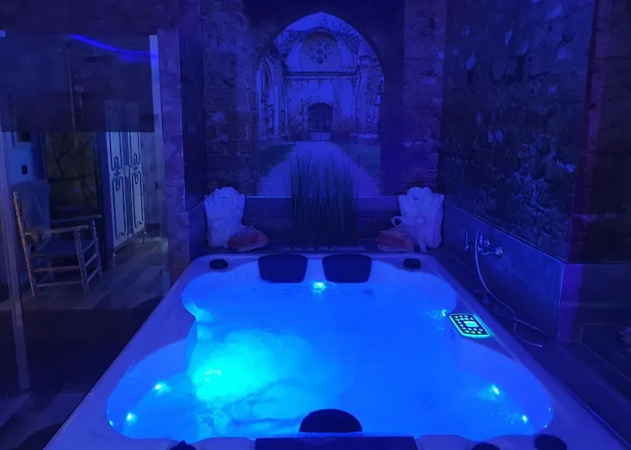 Lägenhet La Veguilla Deluxe Jacuzzi *