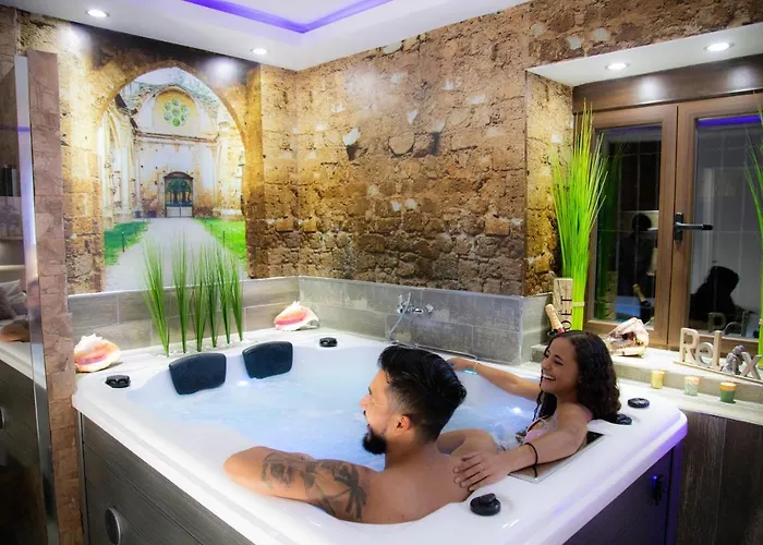 La Veguilla Deluxe Jacuzzi *